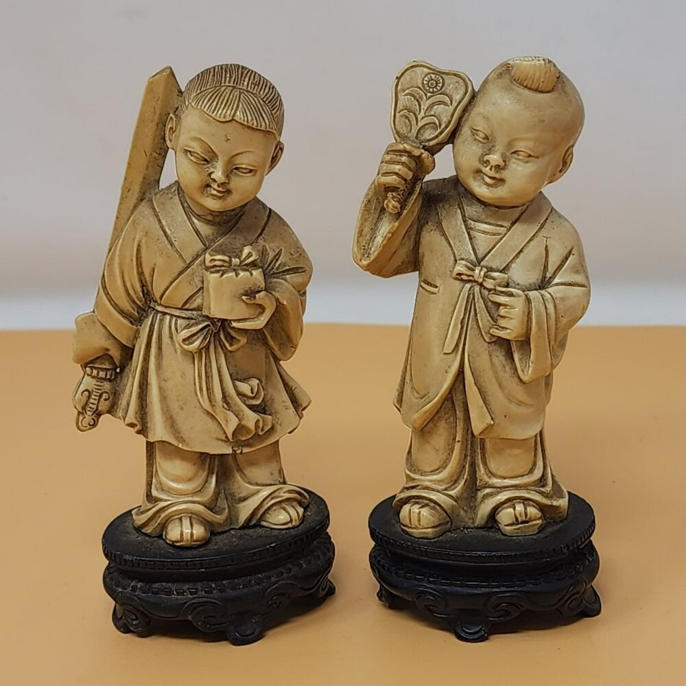 Vintage‎ Asian Girl Figurines Pair On Black Bases Handcrafted Resin